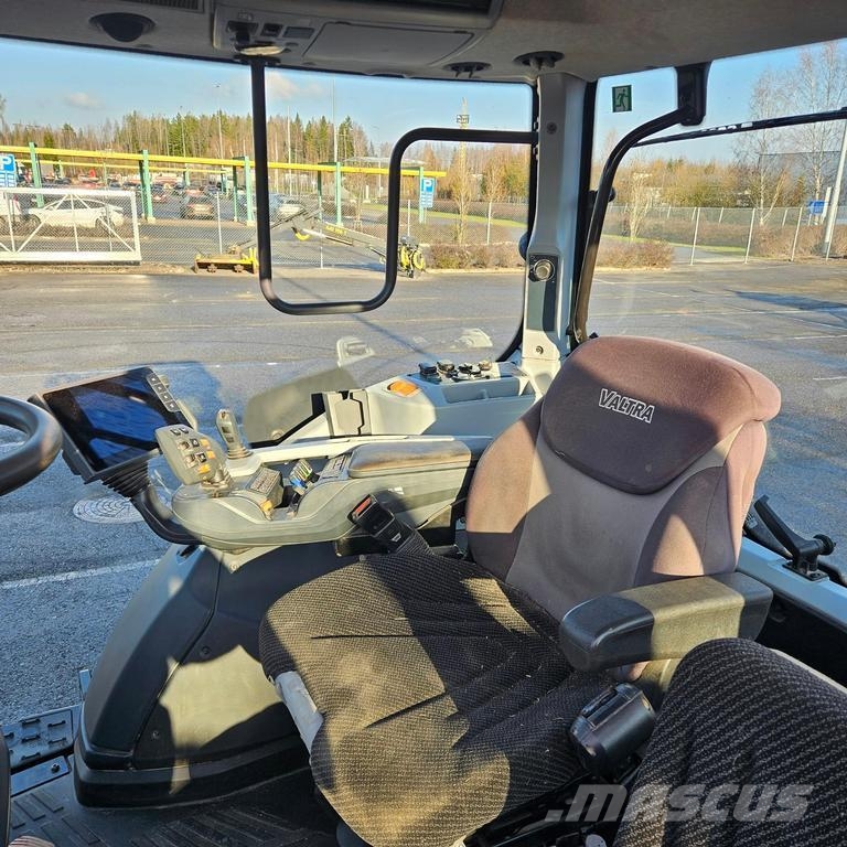 Valtra N155 Tratores Agrícolas usados