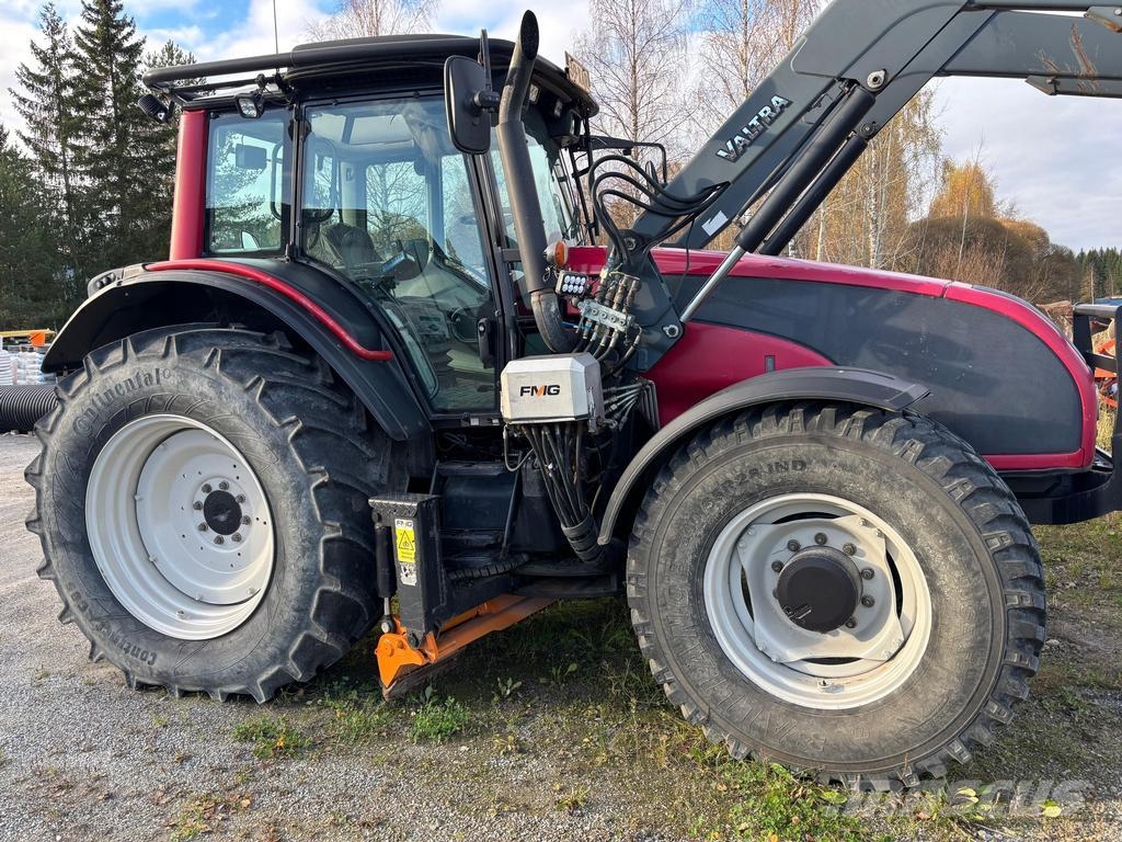 Valtra T 151 ADVANCE Трактори