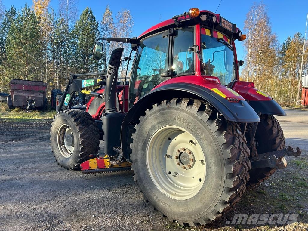 Valtra T144 Traktorer