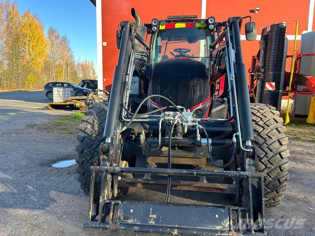 Valtra T144 Traktorer