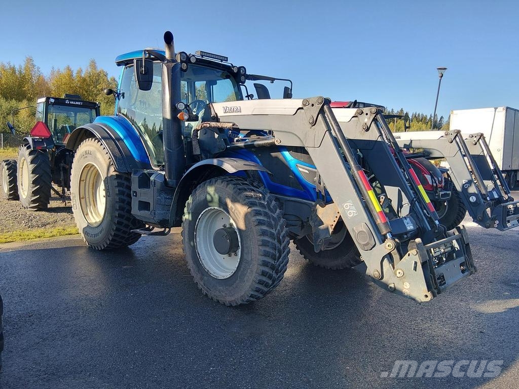 Valtra T144 ACTIVE Q66 EK 50 KM/ Traktoren