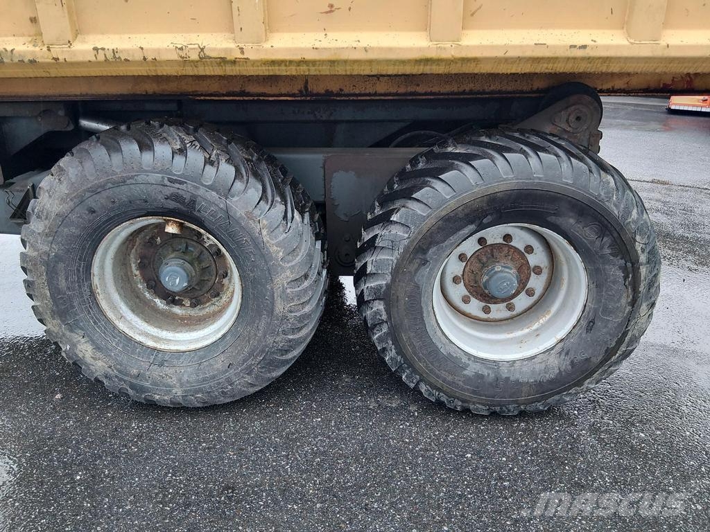 Valtra T16/21 KOUKKUVAUNU Kippanhänger