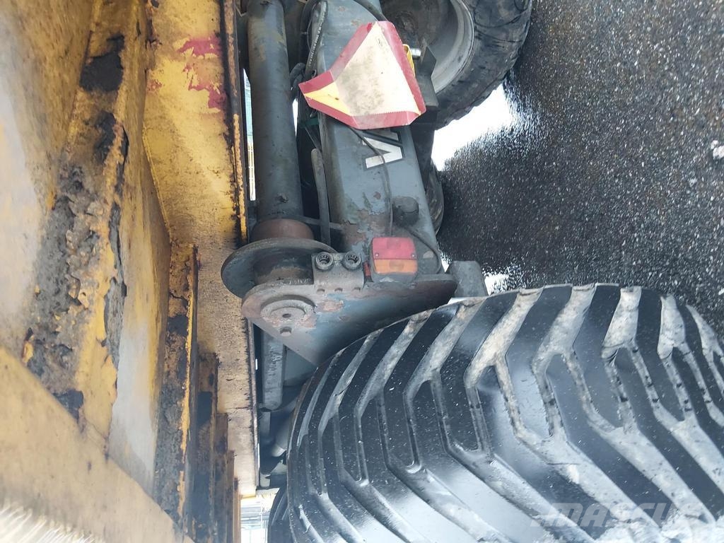 Valtra T16/21 KOUKKUVAUNU Kippanhänger