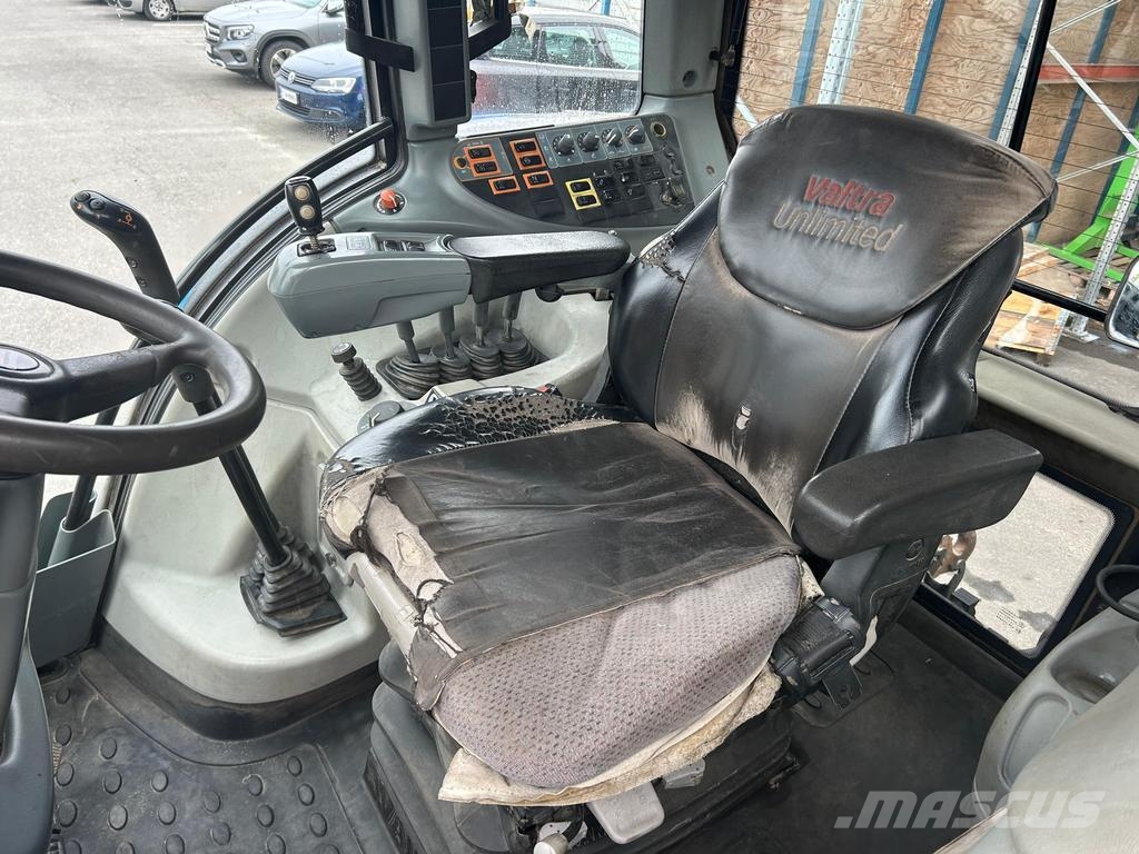 Valtra T173 HITECH Трактори