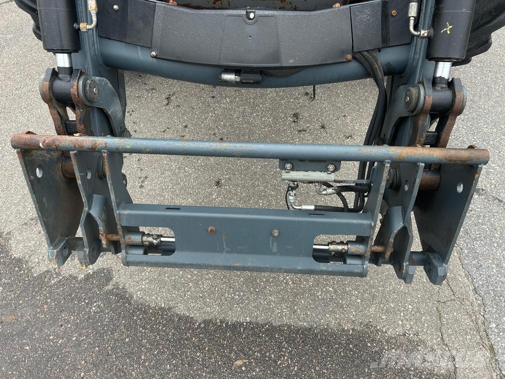 Valtra T173 HITECH Трактори