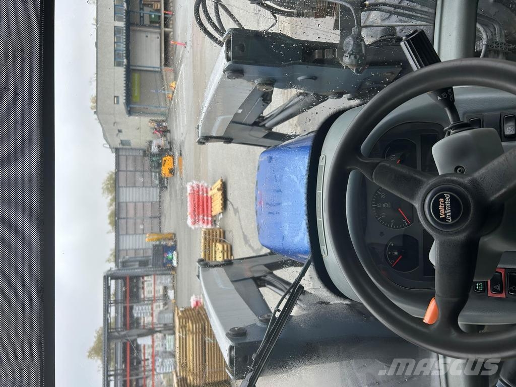 Valtra T173 HITECH Трактори