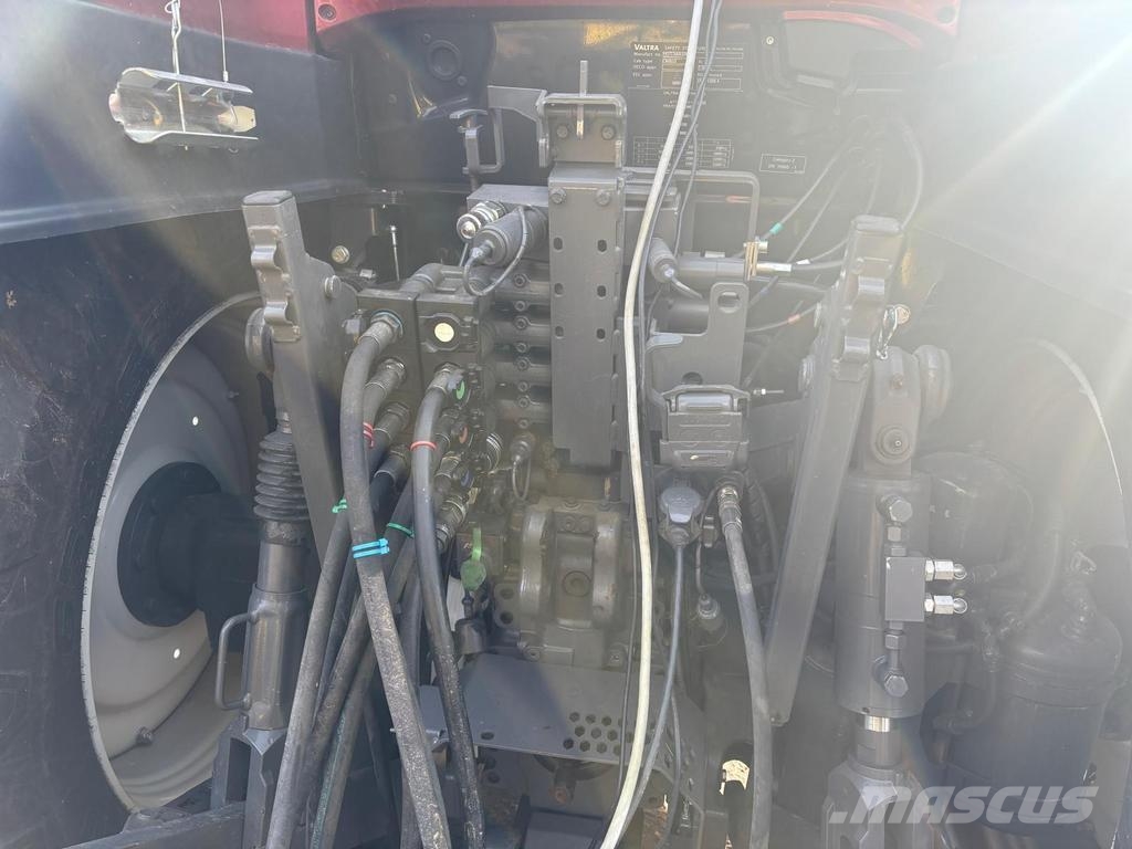 Valtra T174 ADVANCE UNLIMITED Traktori