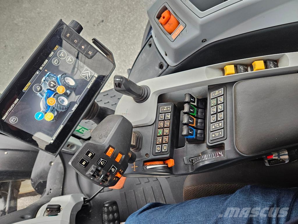 Valtra T254 VERSU+PTO+ETUNOSTOL Tractores