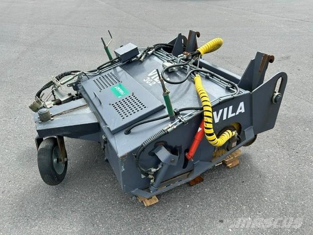 Vila 302 KERÄÄVÄ HARJAL. ブラシ
