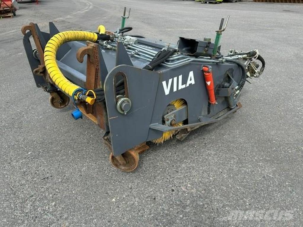 Vila 302 KERÄÄVÄ HARJAL. ブラシ