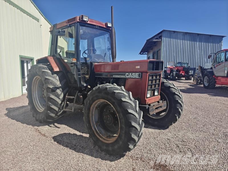Case IH 1056XL الجرارات