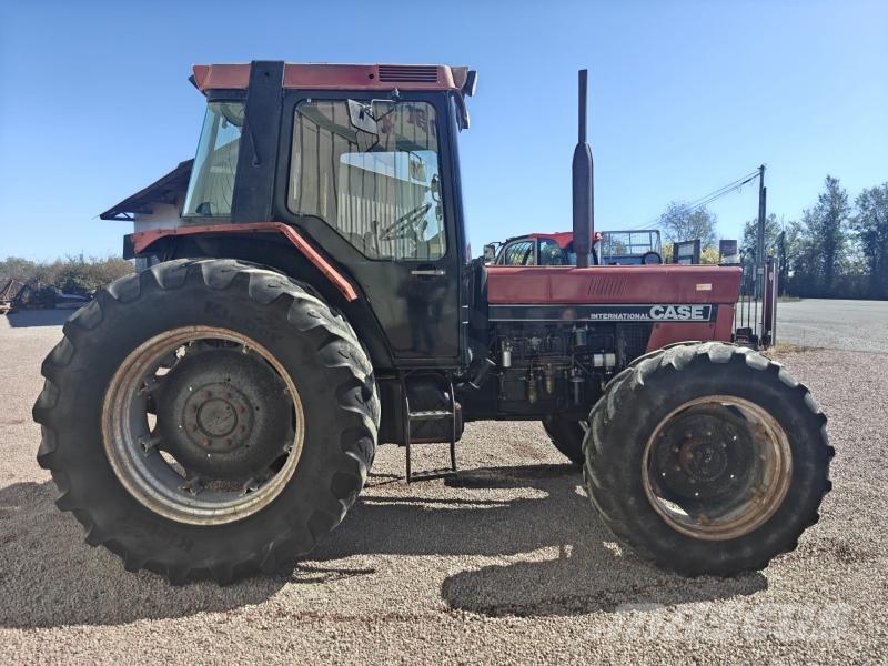 Case IH 1056XL 트랙터