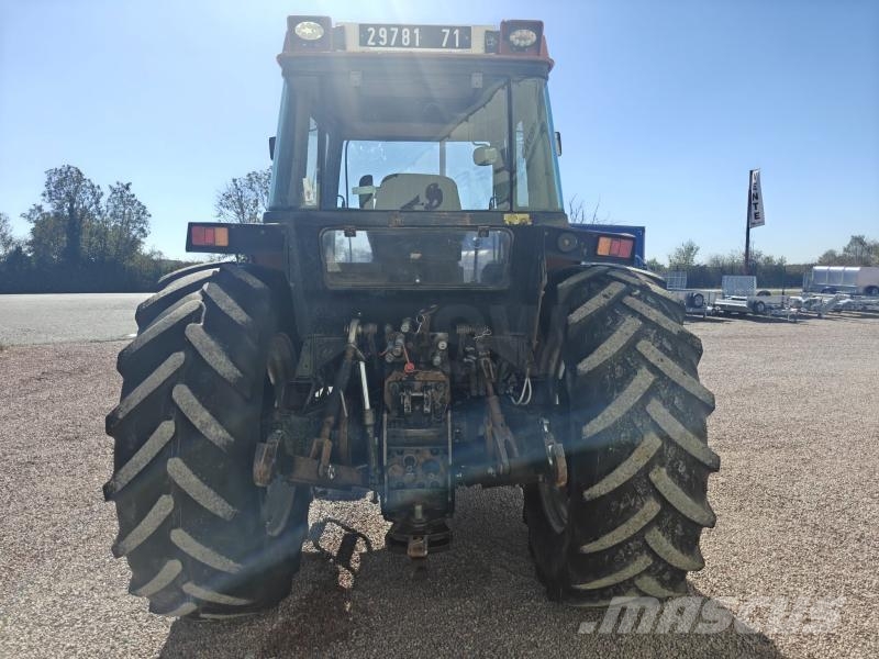 Case IH 1056XL الجرارات