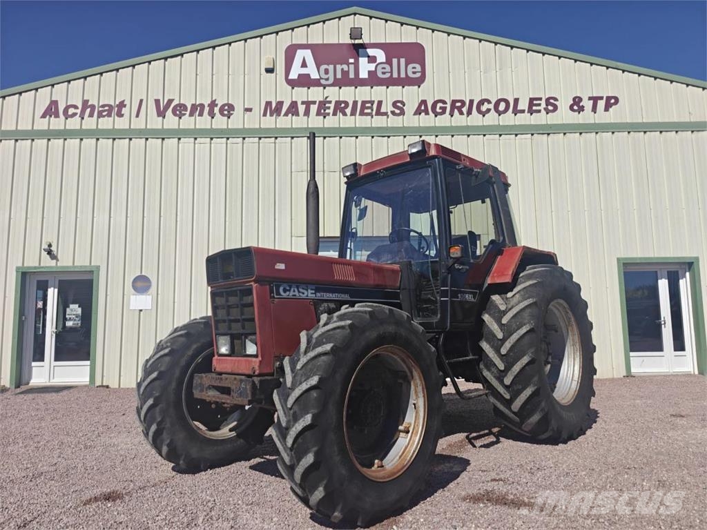 Case IH 1056XL الجرارات