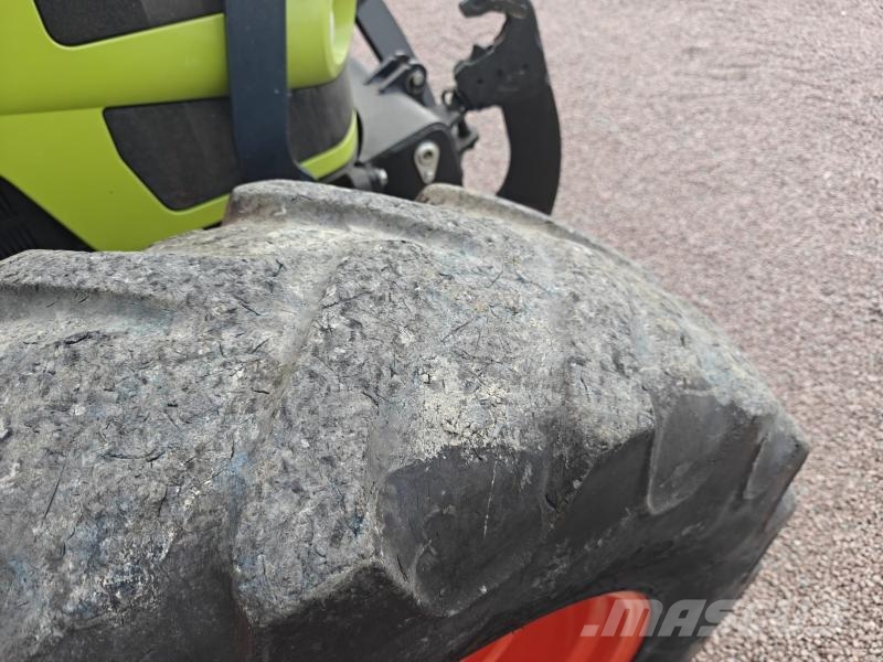 CLAAS 610C Tractors