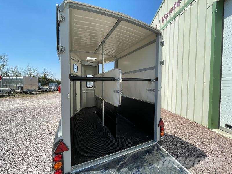 Ifor Williams HB506 مقطورات أخرى