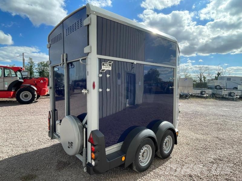 Ifor Williams HB511 مقطورات أخرى