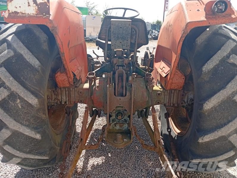 Massey Ferguson 158 Traktorer