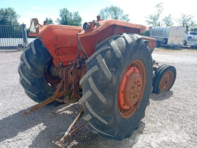 Massey Ferguson 158 Tractors