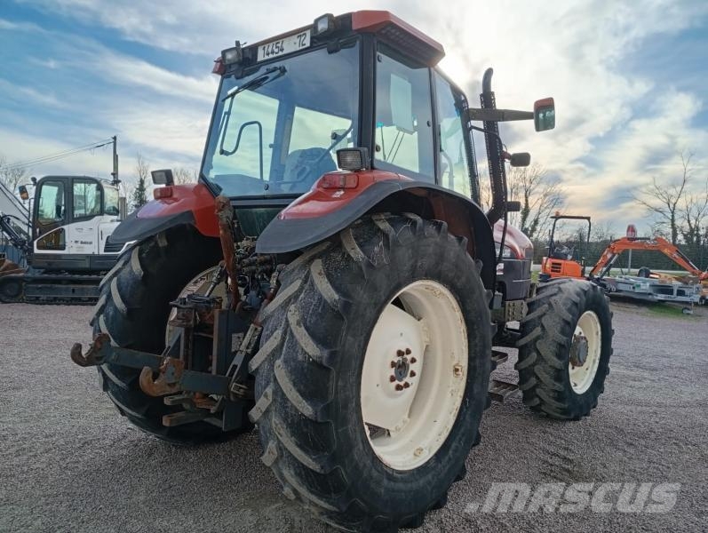 New Holland M100 Traktori