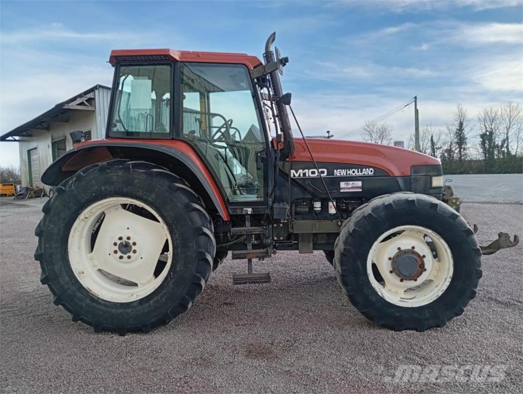 New Holland M100 Traktori