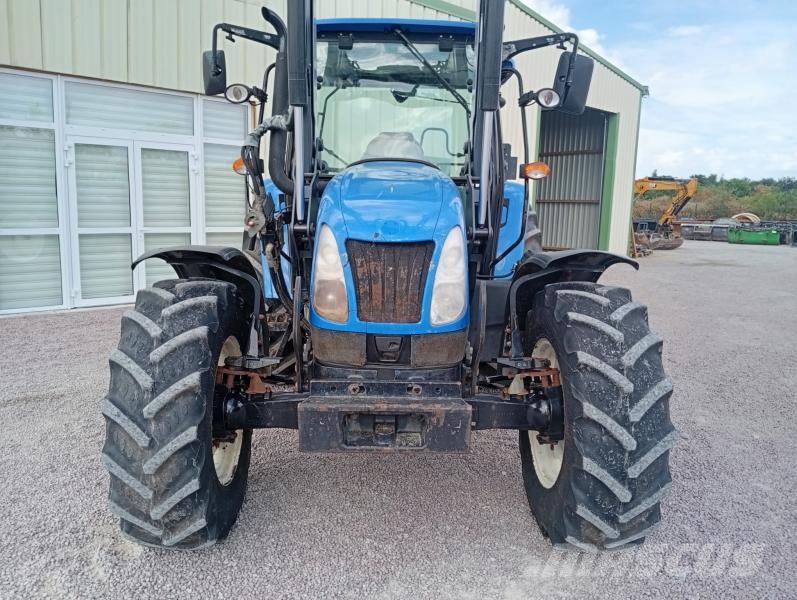 New Holland T5040 トラクター