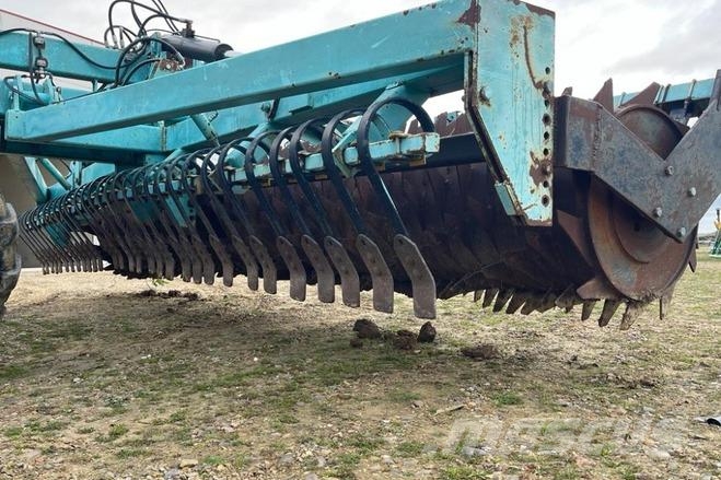 Cousins SUBSOLADOR PREPARADOR / CULTIVADOR COUSINS 6 METRO 农业机械-其他
