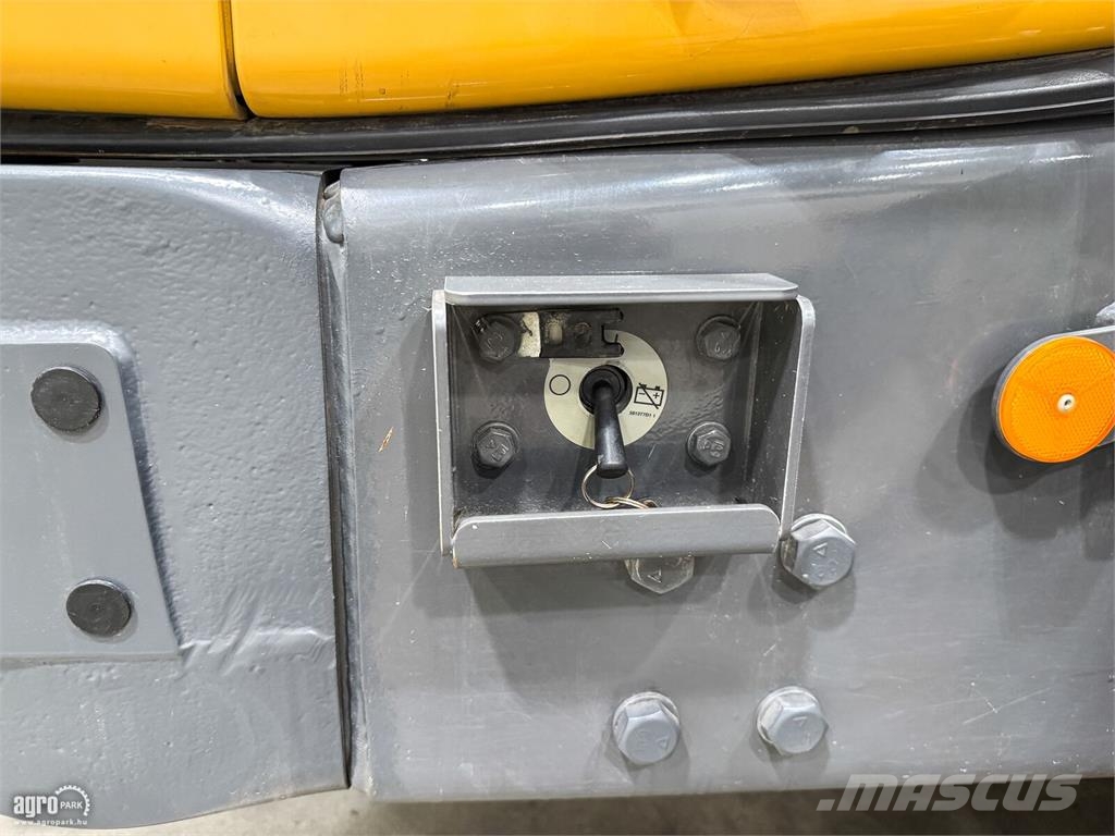 Challenger MT865E 16/4 Powershift 40 km/h váltó, 76 cm-es hev Traktorok