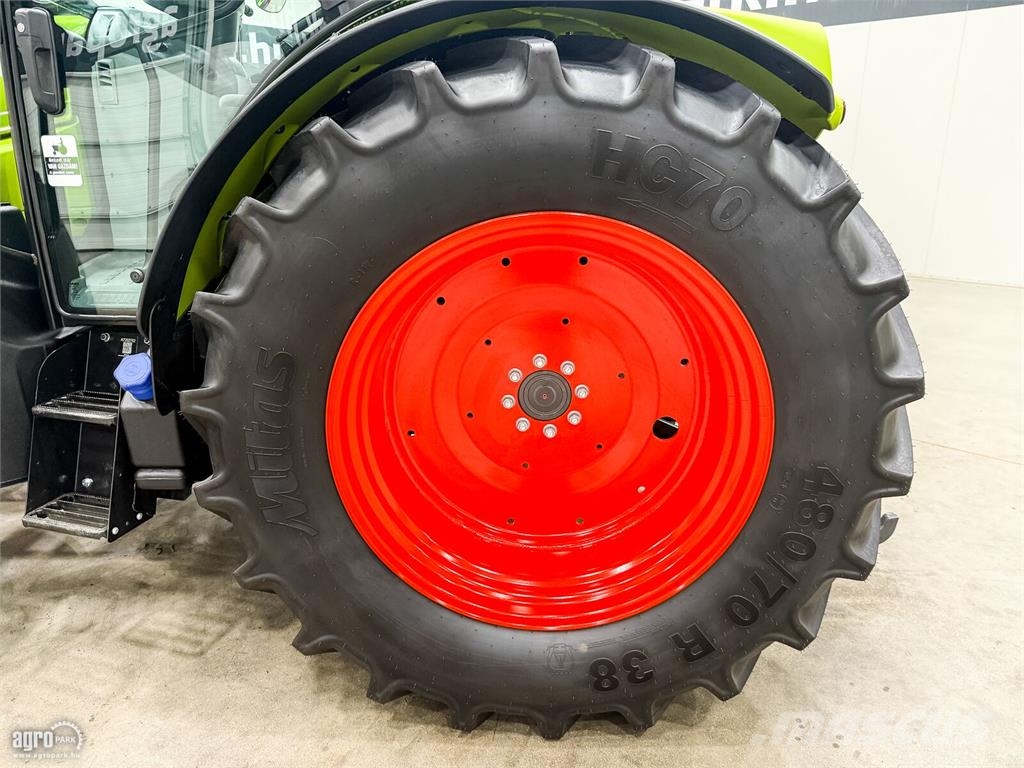 CLAAS Arion 420 Quadrishift 16/16 40 km/h váltó, Claas F Traktoren