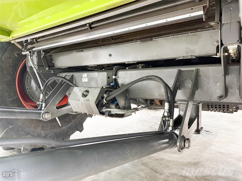 CLAAS Lexion 650 6 ládás, 6,8 m V680 vágóasztal, szállít Kombinované zberacie stroje