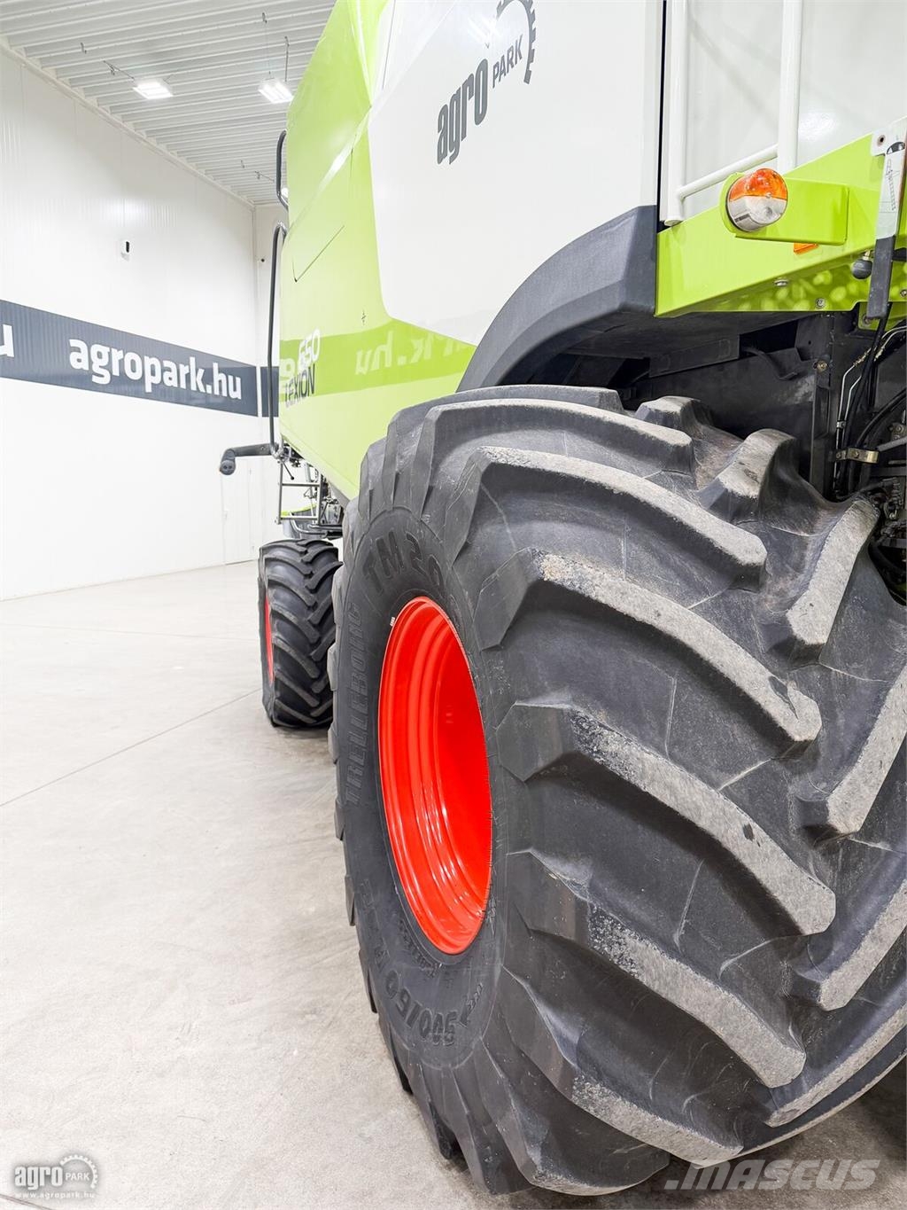 CLAAS Lexion 650 6 ládás, 6,8 m V680 vágóasztal, szállít Kombinované zberacie stroje