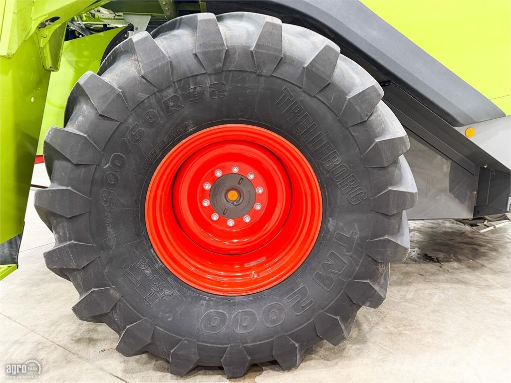 CLAAS Lexion 650 6 ládás, 6,8 m V680 vágóasztal, szállít Kombinované zberacie stroje