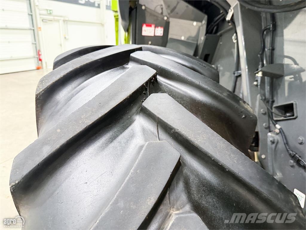 CLAAS Lexion 780TT 4WD 10,8 m V1080 vágóasztal, szállító Combine harvesters