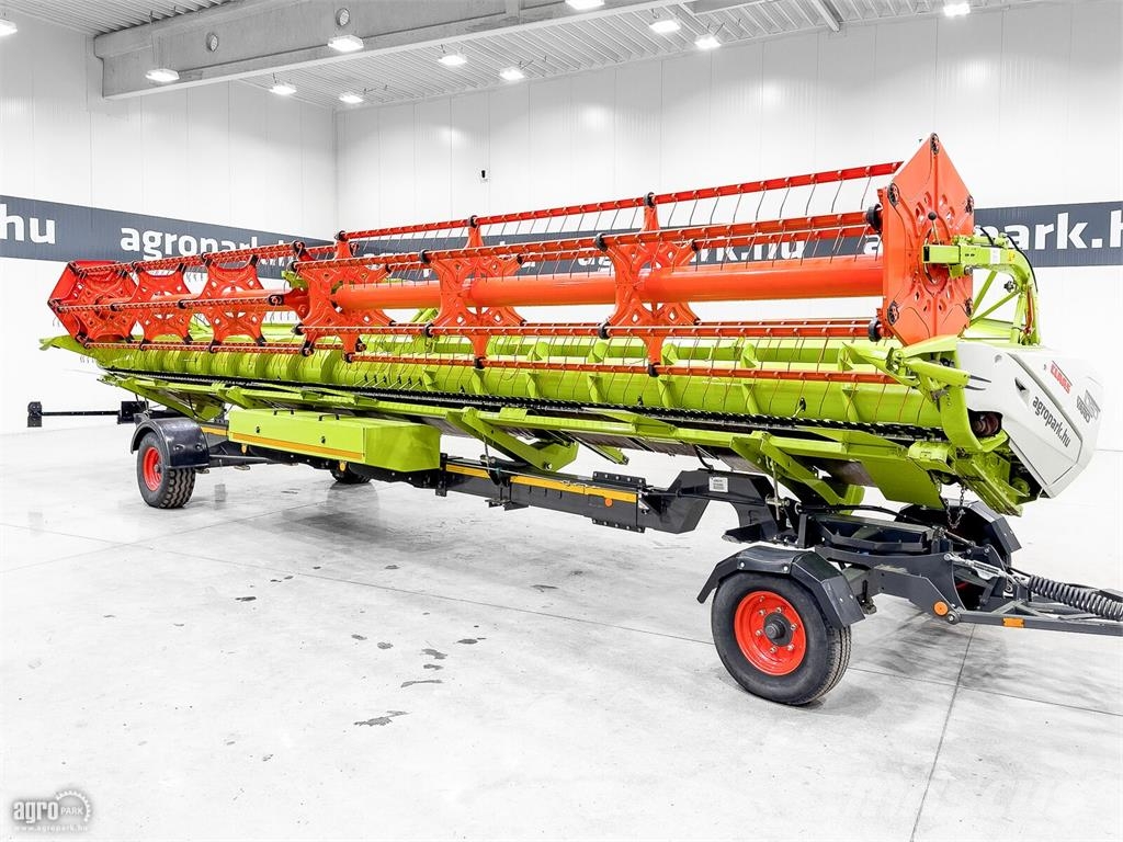 CLAAS Lexion 780TT 4WD 10,8 m V1080 vágóasztal, szállító Combine harvesters