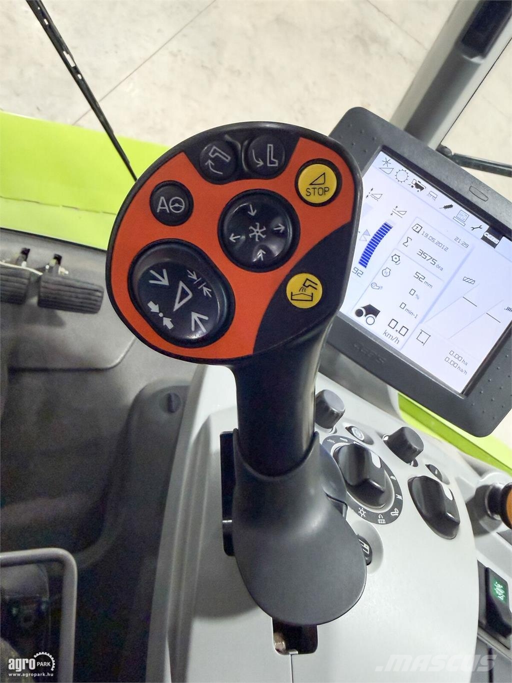 CLAAS Tucano 570 4WD APS Hybrid rotoros, 6,6 m V660 vágó Kombinované zberacie stroje