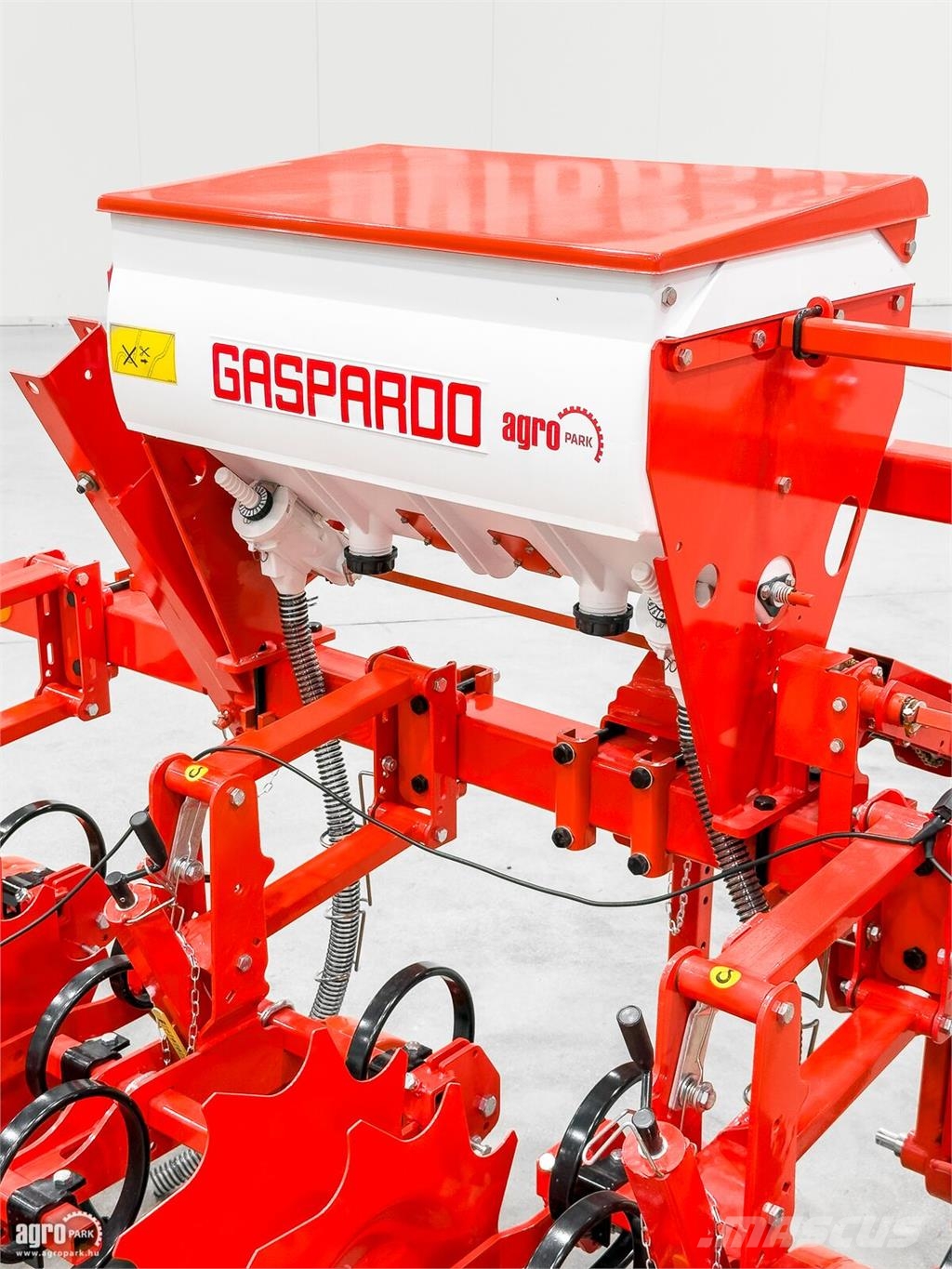 Gaspardo HP4 4 soros sorközművelő, 2 x 160 l műtrágyatartál Cultivatoare