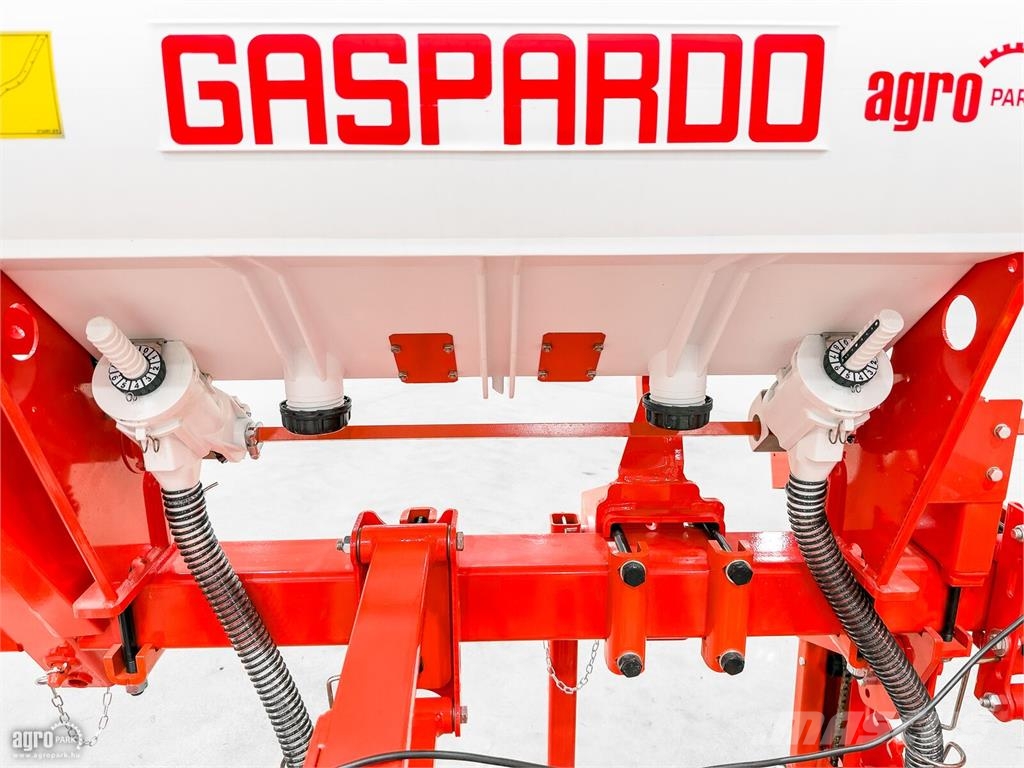 Gaspardo HP4 4 soros sorközművelő, 2 x 160 l műtrágyatartál Cultivatoare