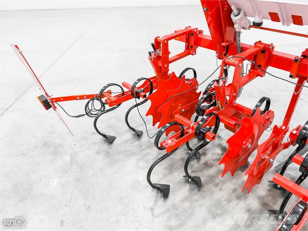 Gaspardo HP4 4 soros sorközművelő, 2 x 160 l műtrágyatartál Cultivatoare