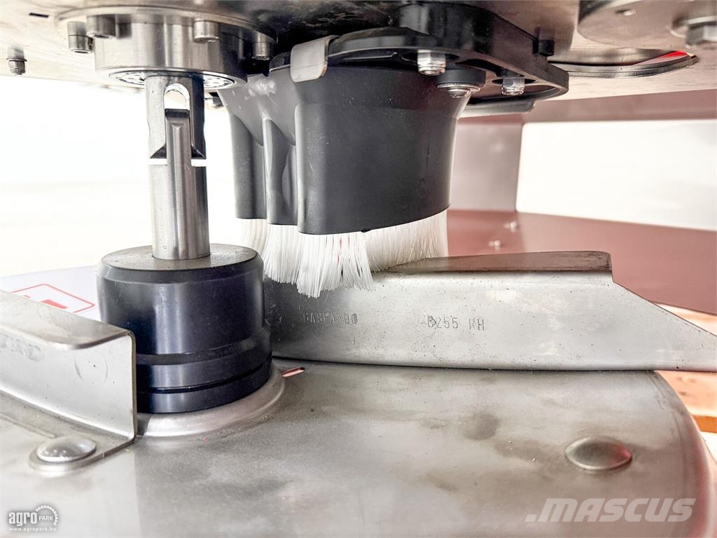 Gaspardo Primo EW332 Isotronic Efficient 3210 literes, 12-3 Mineraldüngerstreuer