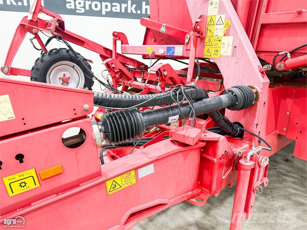 Grimme SE 150-60 vontatott burgonya betakarítógép, 757 he Πατατοεξαγωγέας