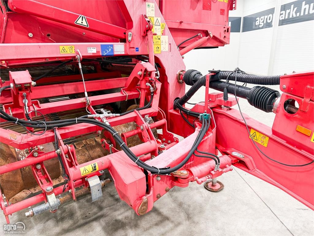 Grimme SE 150-60 vontatott burgonya betakarítógép, 757 he Πατατοεξαγωγέας