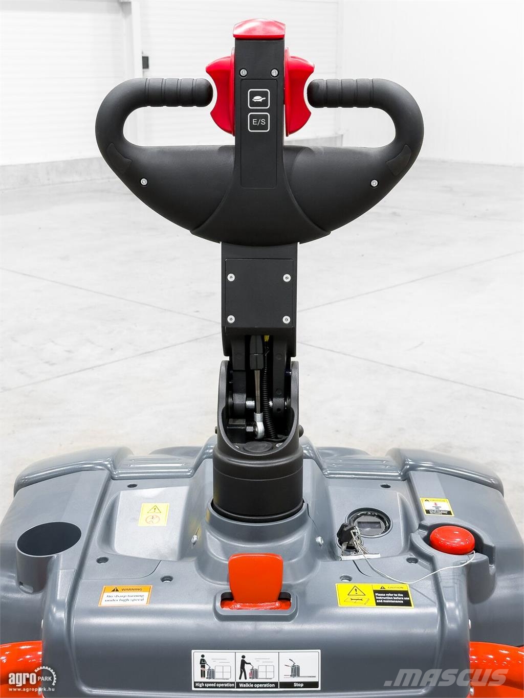 Heli 2,5 t raklapemelő 보행식 리치 지게차