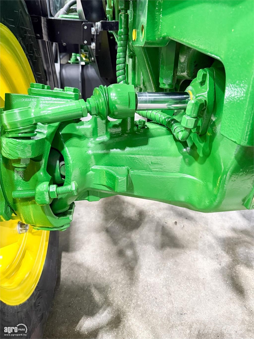John Deere 5105GN 24/12 elektrohidraulikus Hi-Lo váltó, 40 km Traktoren