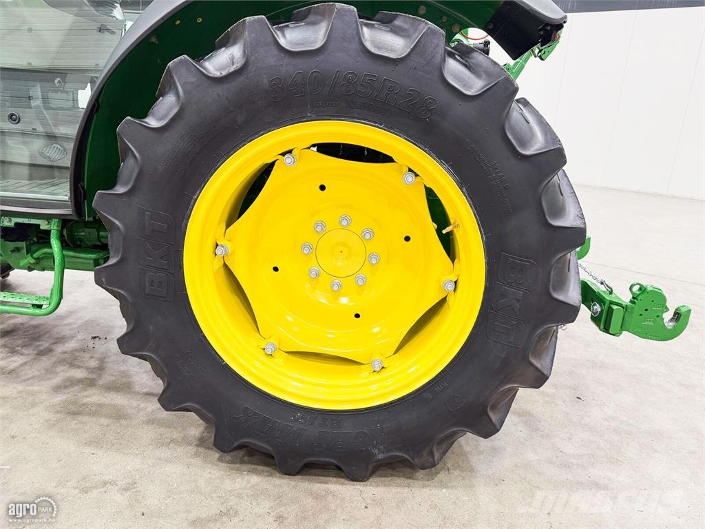 John Deere 5105GN 24/12 elektrohidraulikus Hi-Lo váltó, 40 km Traktoren
