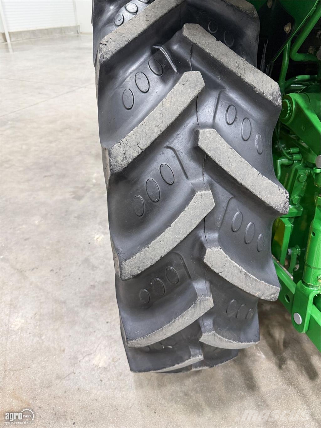 John Deere 5105GN 24/12 elektrohidraulikus Hi-Lo váltó, 40 km Traktoren