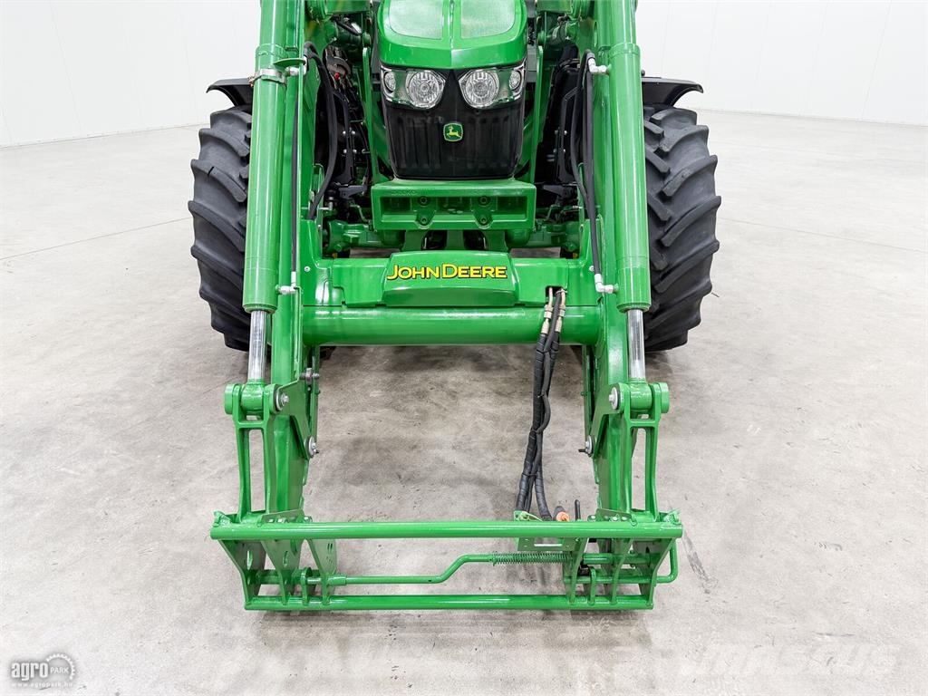 John Deere 6120M AutoQuad 24/24 40 km/h, rugózott híd, rugózo Трактори