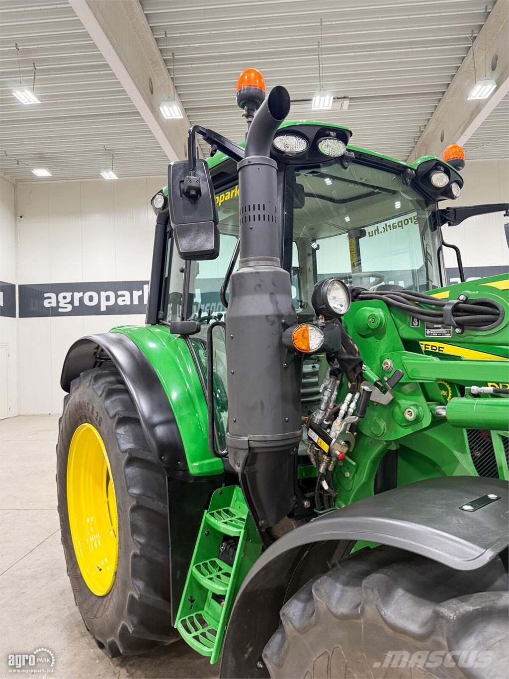 John Deere 6120M AutoQuad 24/24 40 km/h, rugózott híd, rugózo Трактори