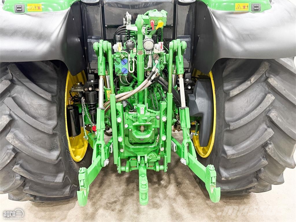 John Deere 6120M AutoQuad 24/24 40 km/h, rugózott híd, rugózo Трактори