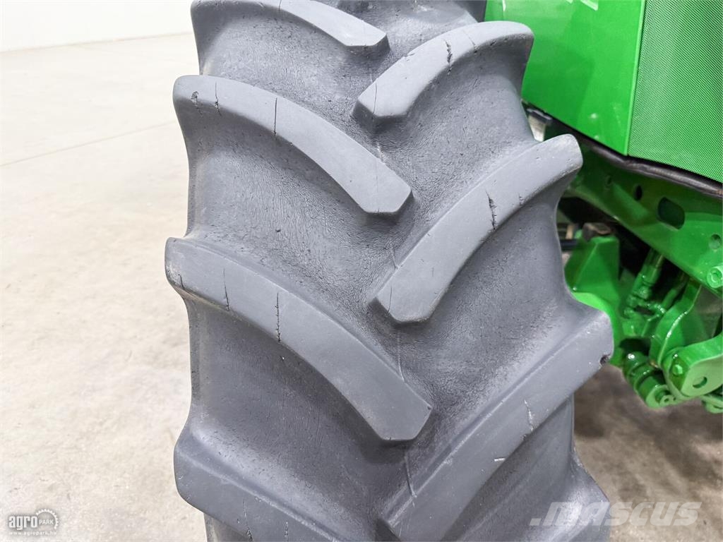 John Deere 6125M PowerQuad Plus 40 km/h váltó, rugózott híd, Traktoren