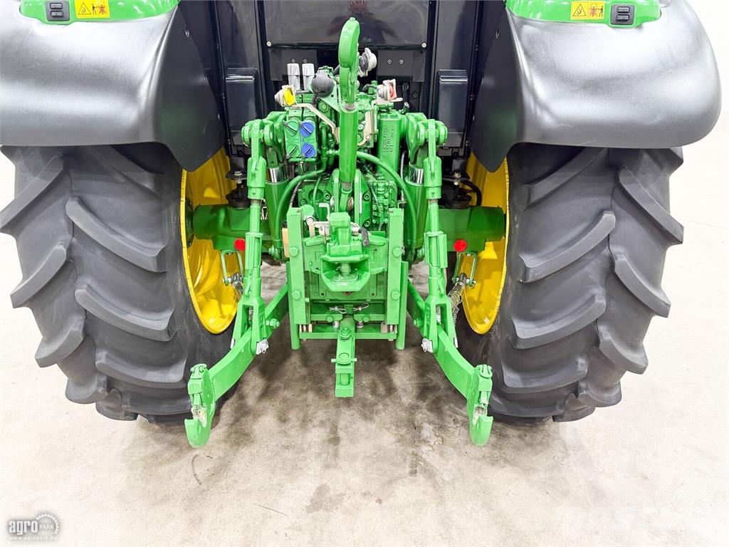 John Deere 6125M PowerQuad Plus 40 km/h váltó, rugózott híd, Traktoren